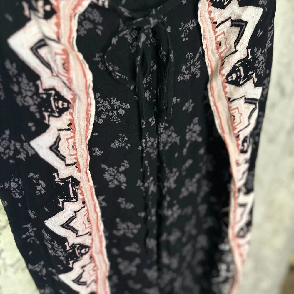 Black / gray/ pink Billabong flowy pant Size M - Image 4