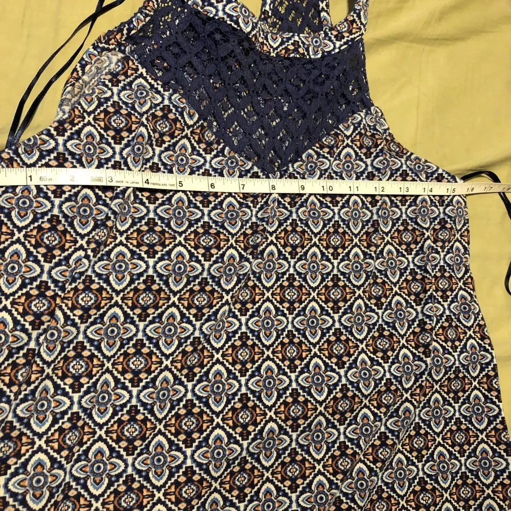 Skies Are Blue Tank Sz Medium - Image 5