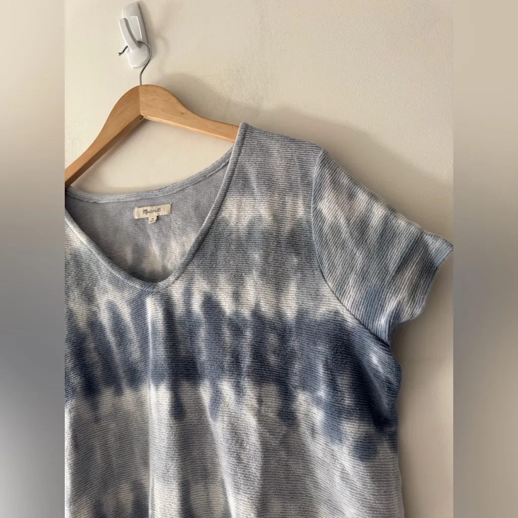 Madewell Ottoman Jacquard V-Neck Setlist Boxy Top in Blue Tie-Dye - Image 2