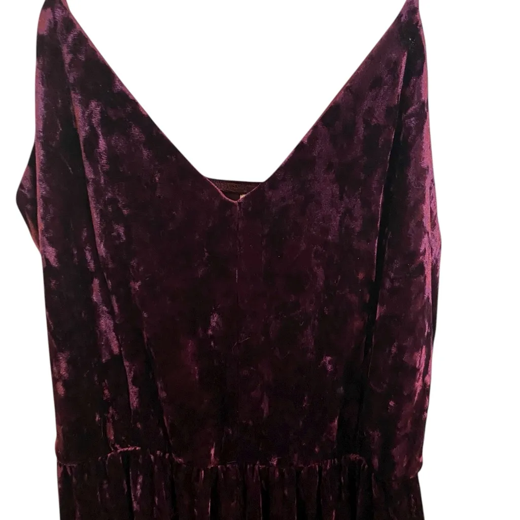Burgundy Crushed Velvet sleeveless Wide Leg Romper Fall Holiday party attire Red Size M - Image 4