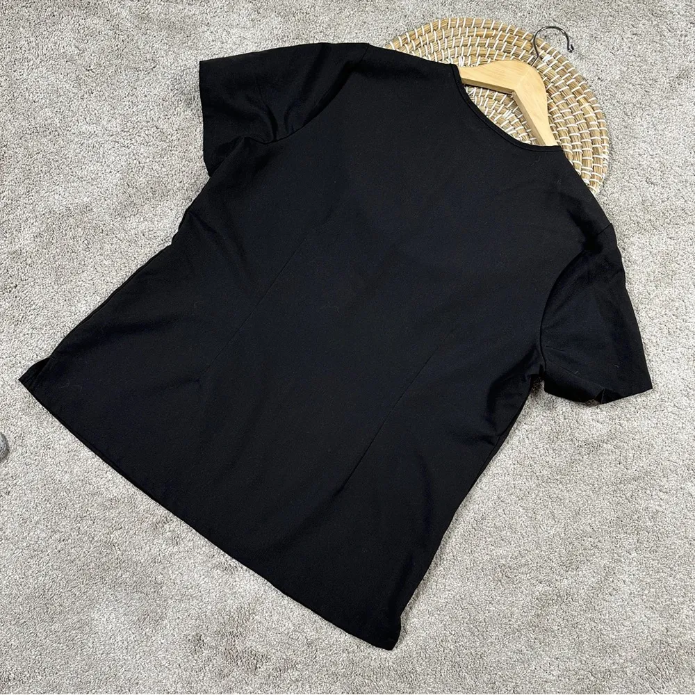 Figs Women’s Casma Three-Pocket Scrub Top Shortsleeve in Black Size L - Image 6