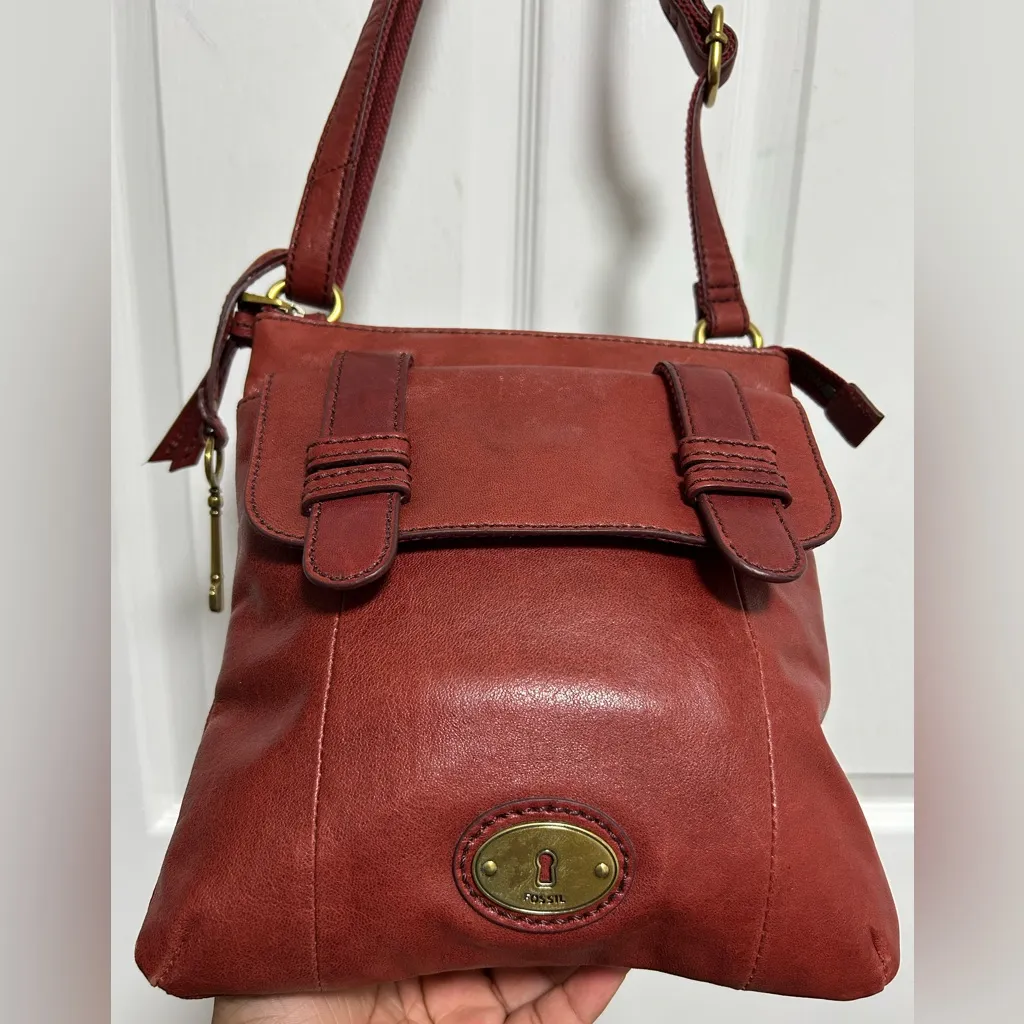 Fossil Rich Red Leather Crossbody Bag - Image 2