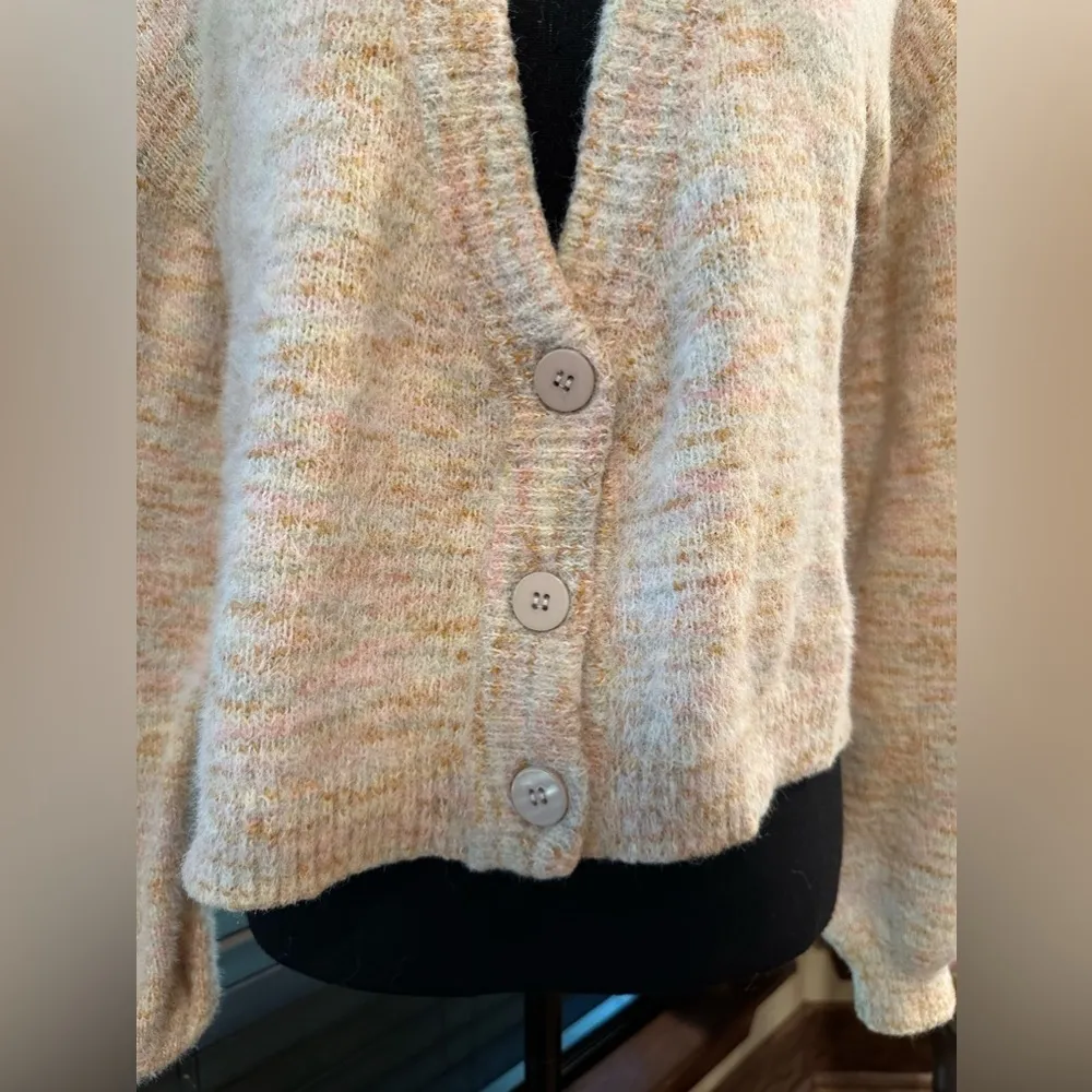 EUC Sincerely Jules Fuzzy Pink/cream Cropped Cardigan size M Pink Size M - Image 6