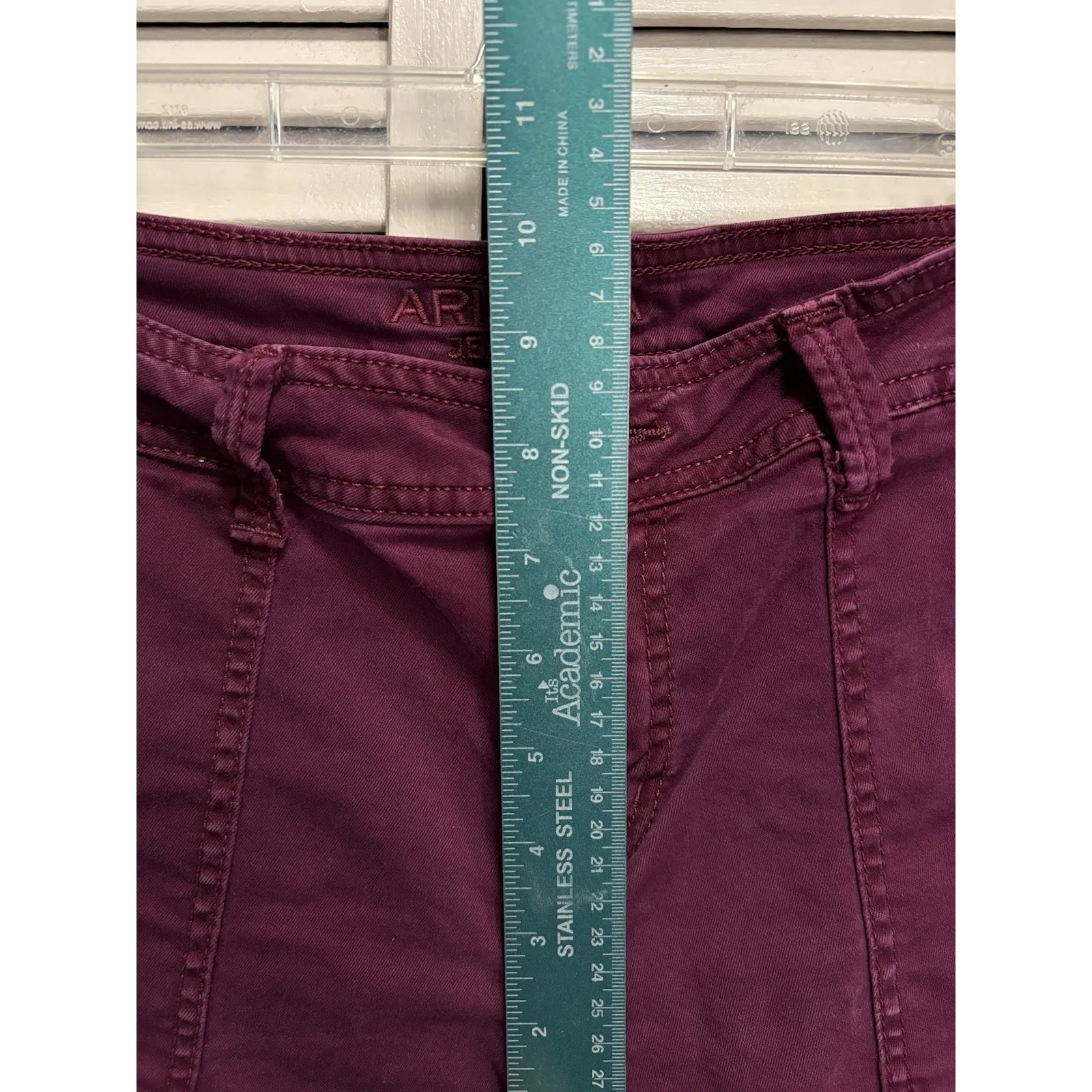Arizona Khaki Burgundy‎ Short Size 13 Pockets Zip Mid Rise Distressed  Summer - Image 2