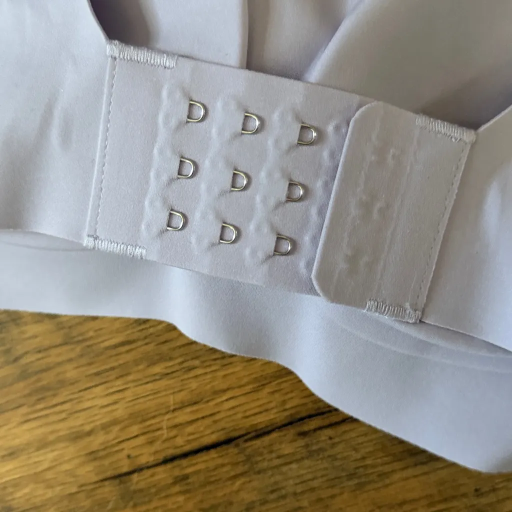 Seamless Lavender Bra purple removable padding soft stretchy women’s small - Image 6