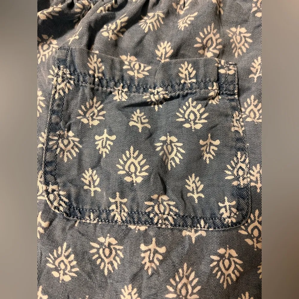 High Waist Blue and White Shorts with Elastic Waistband Size undefined - Image 8