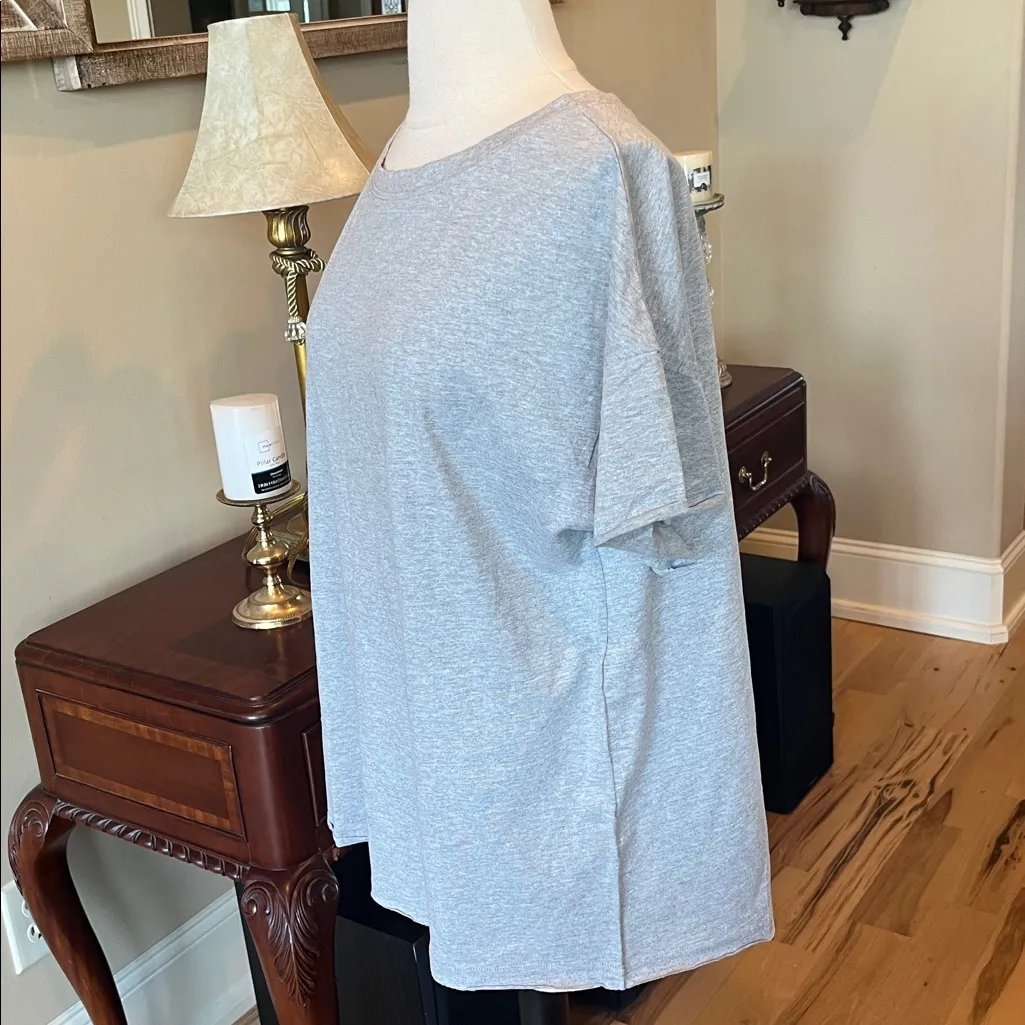 Comfy Gray Oversized Tee Short Sleeve New - Image 3