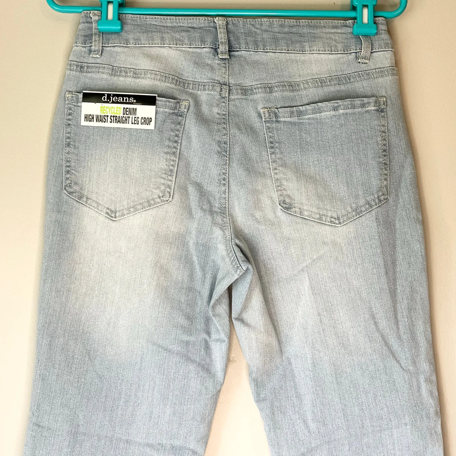 NWT! d. Jeans Light Wash Button Fly High Waist Straight Leg Jean Size 4 - Image 6