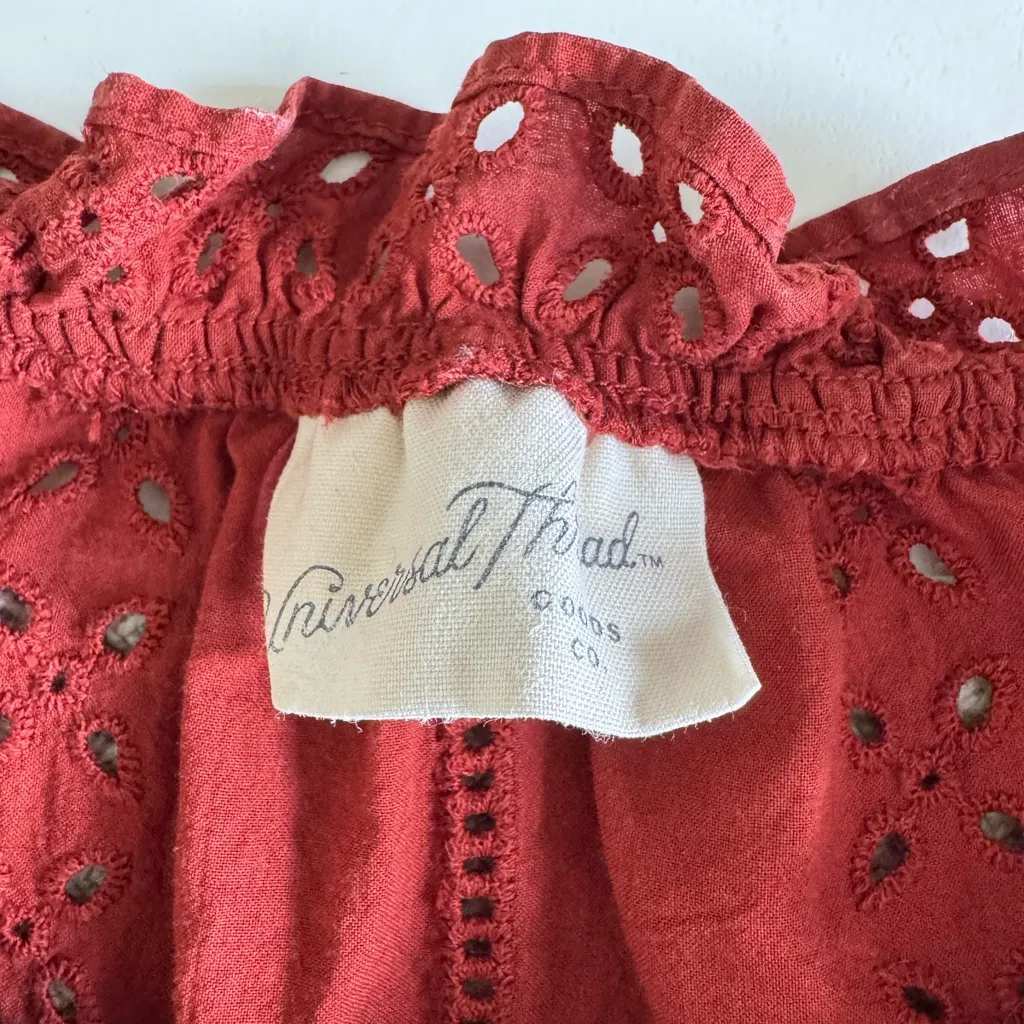 Universal Thread Rust Red Brown Eyelet Lace Ruffle Neckline Puff Sleeve Top L-XL - Image 4