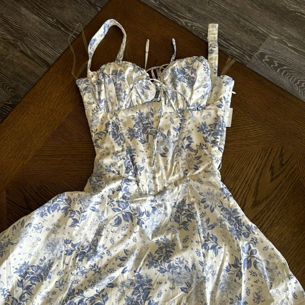 HOUSE OF CB TALLULAH BLUE WHITE FLORAL MIDI DRESS, Size X-SMALL, $255 - Image 15