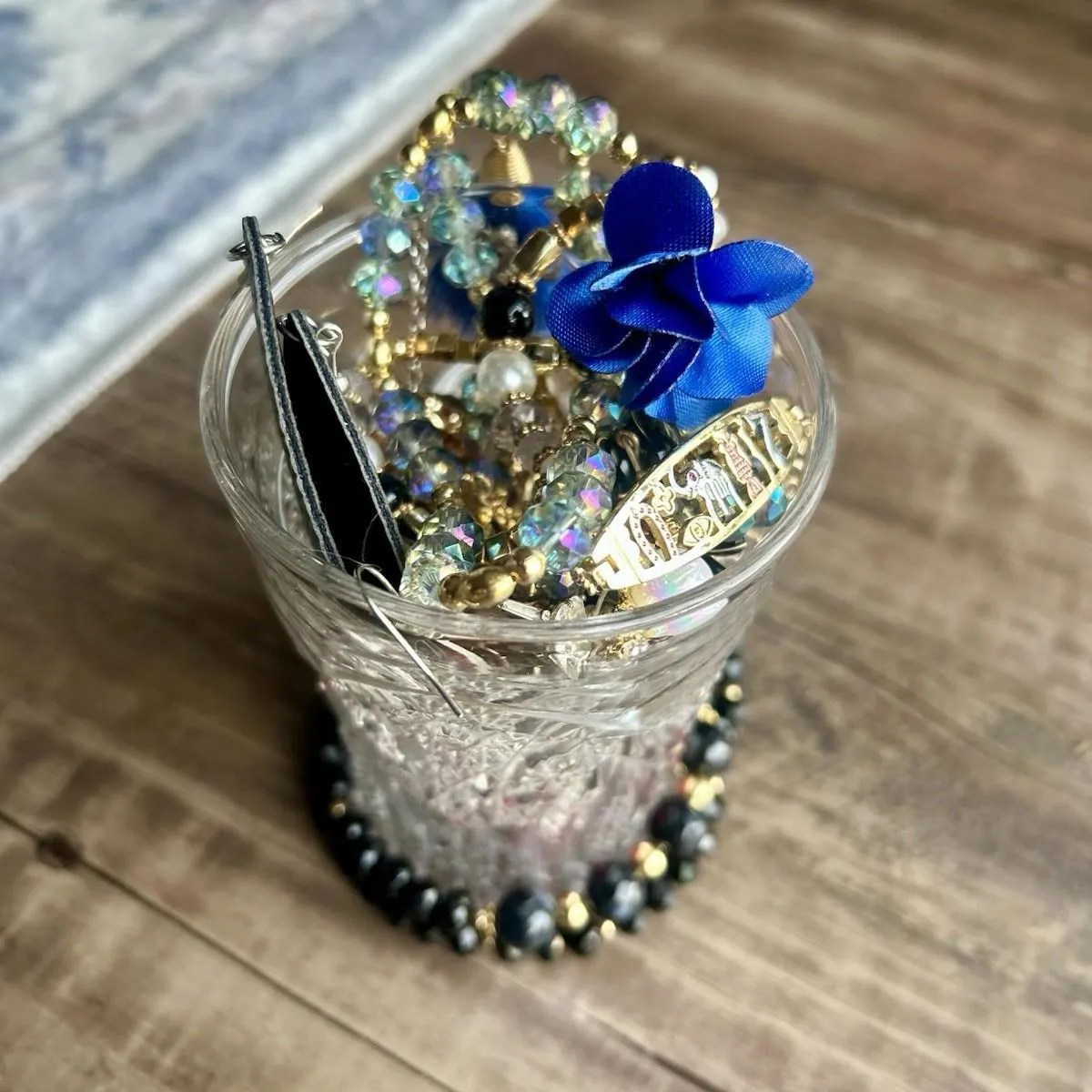 Mystery Jewelry Jar! Beautiful Royal Blue, Gold Tones, Flair! All Wearable! - Image 5