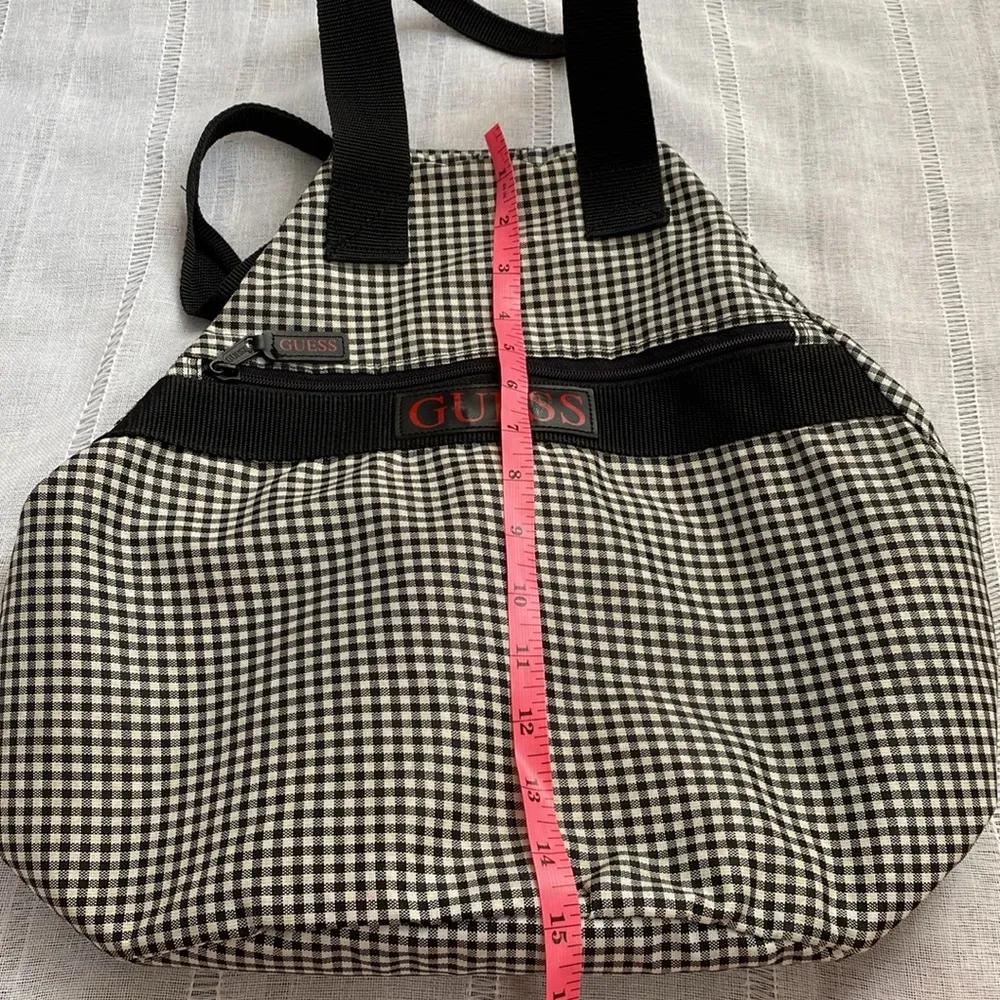 Guess 90s gingham tote bag. - Image 10