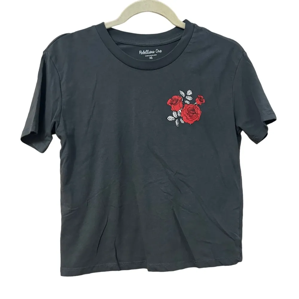 REBELLIOUS ONE ROSE GRAPHIC TEE - Image 3