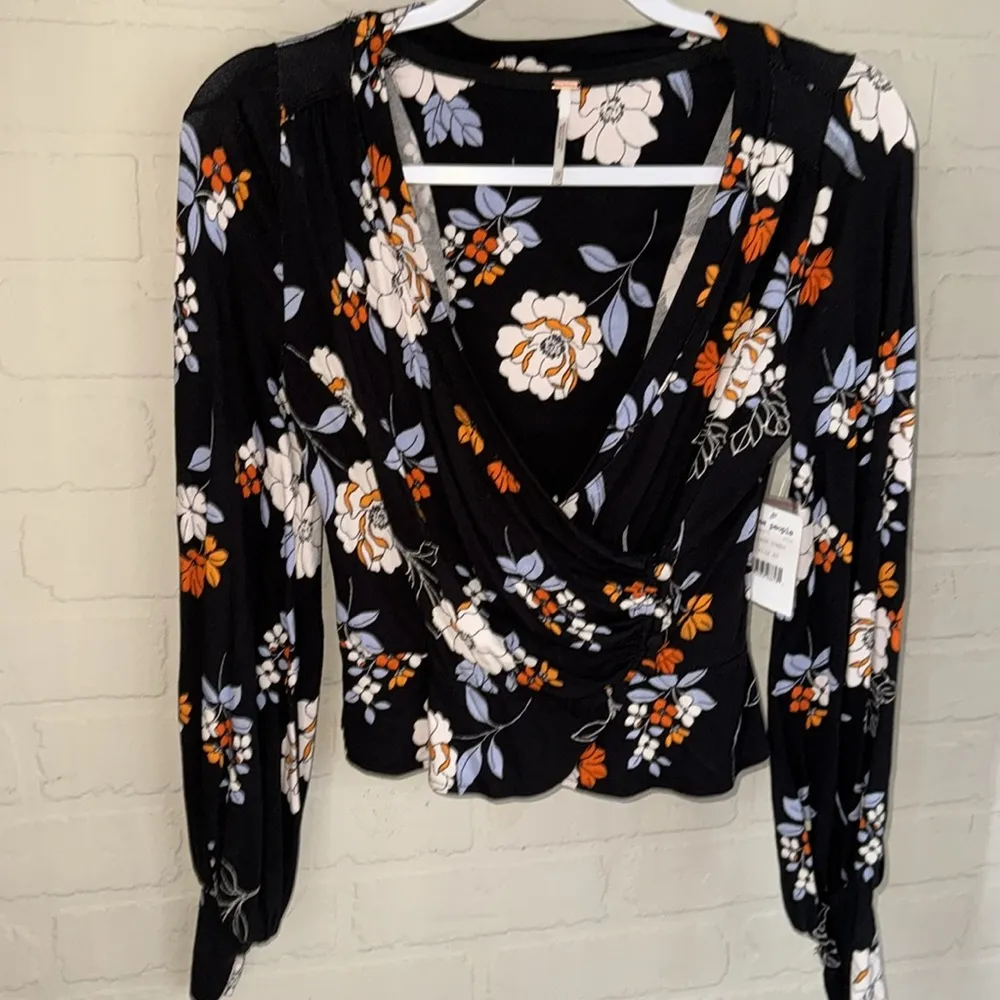 Free People shirt Saturday night black floral wrap top XS MWT stretch - Image 4
