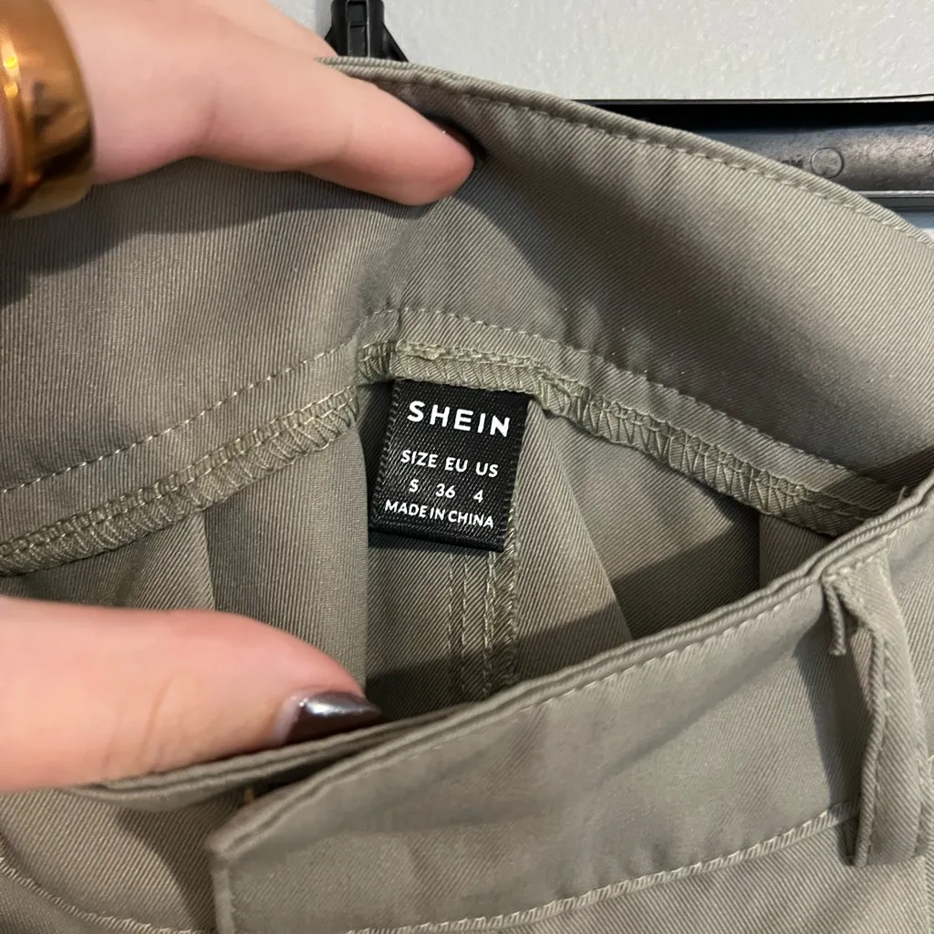 SHEIN Olive Green Shorts - Image 3