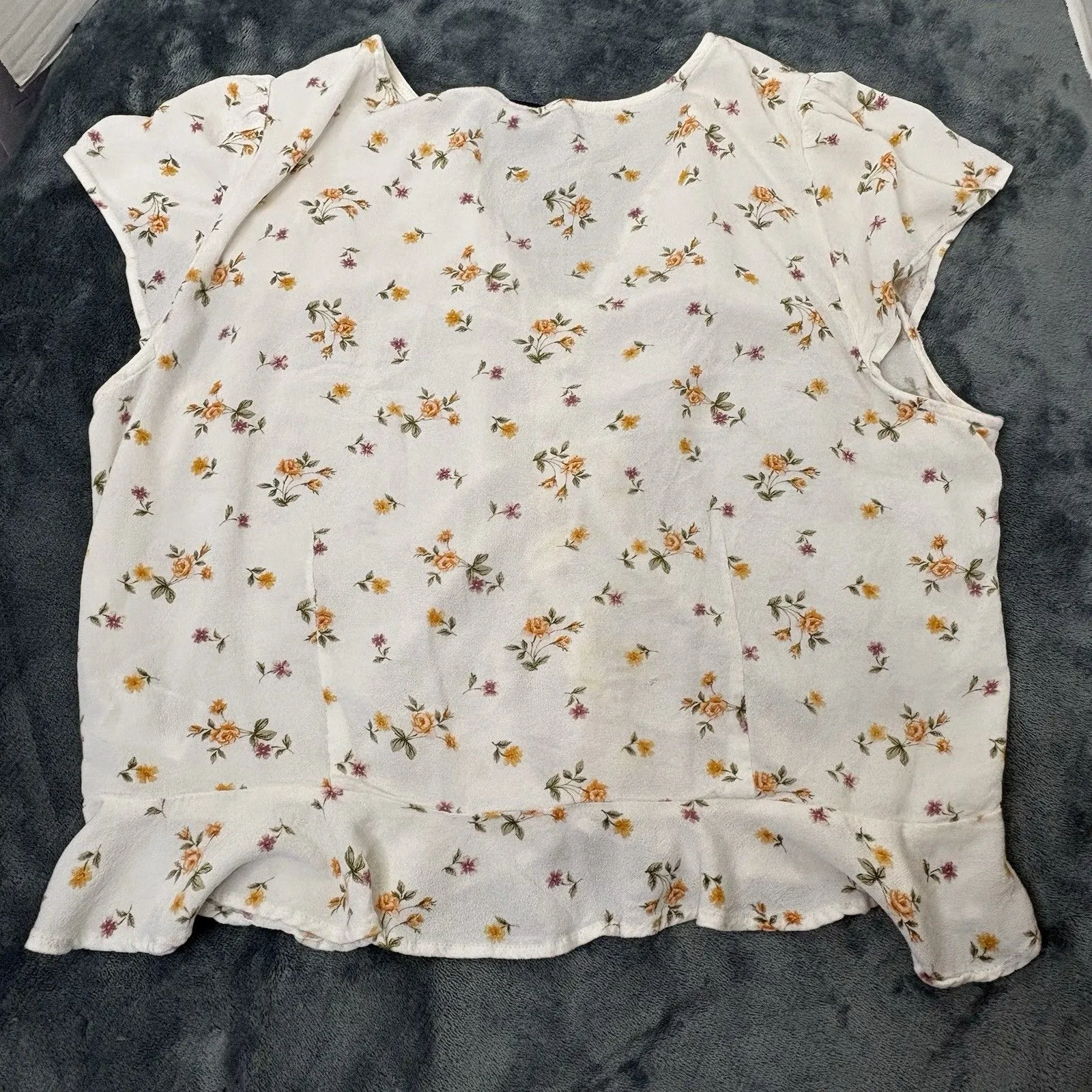 American Eagle Short Sleeve Printed V Neck Blouse Top Shirt Cream Floral Crop XL - Image 6