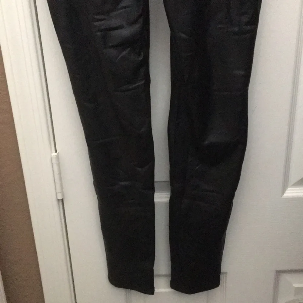 Ladies’ NWT Hue Leather-like Slacks (S) - Image 6