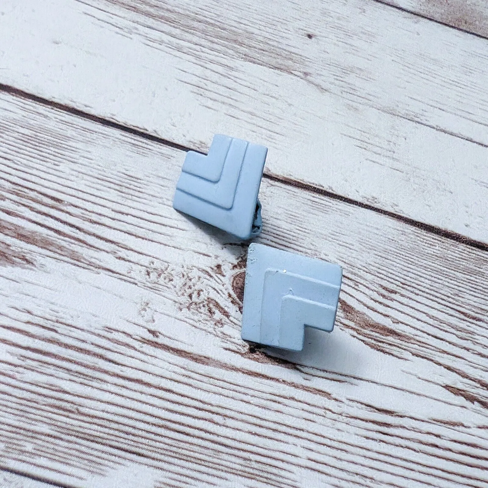 Vintage Clip On Earrings - Image 2