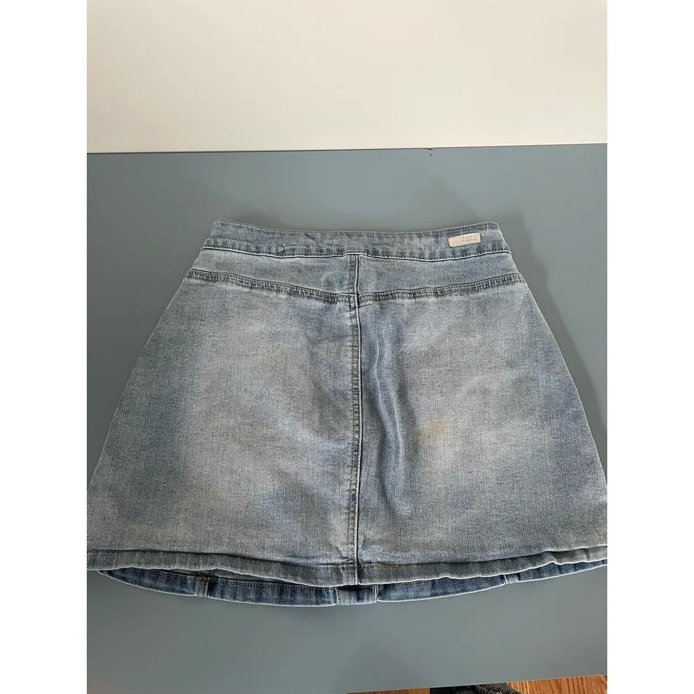 Almost Famous jeans mini skirt size 9 - Image 3