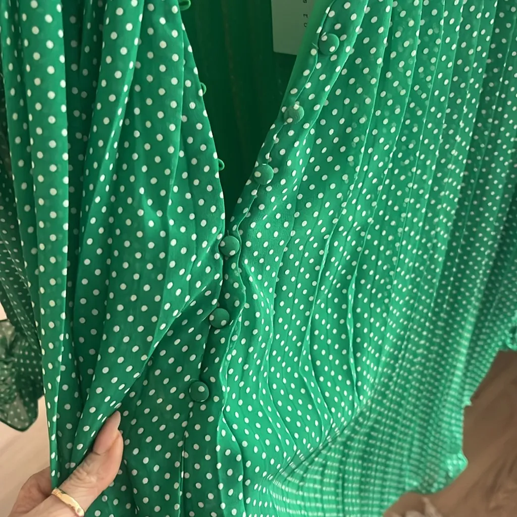 NWT Endless Rose size small Kelly green romper - Image 4