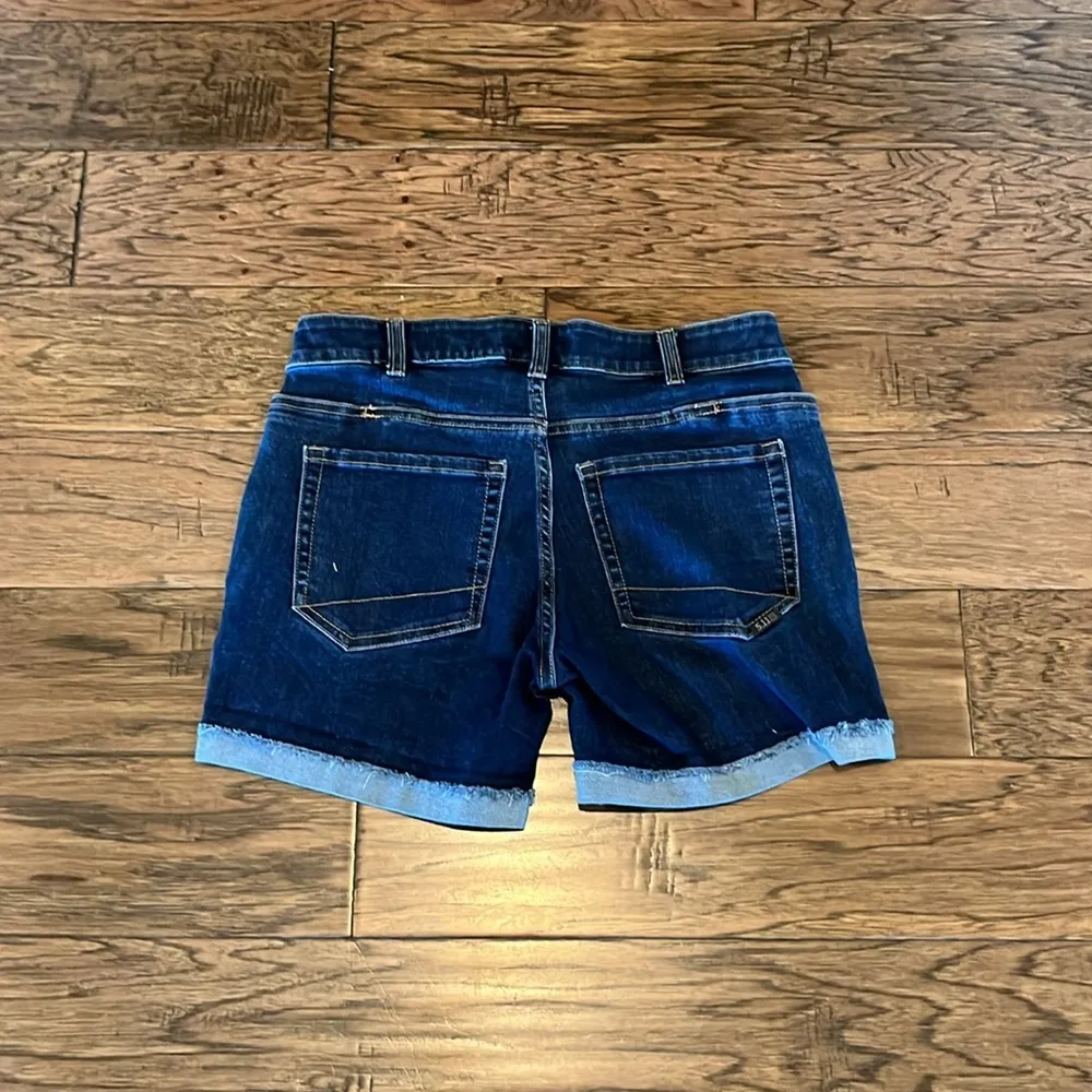 5.11 Tactical Cuffed Mid Rise Shorts Size 6 - Image 2