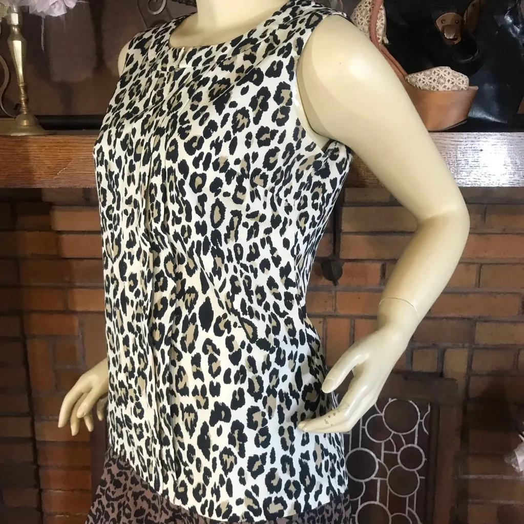 BANANA REPUBLIC BEIGE AND BLACK ANIMAL PRINT TUNIC (XS) - Image 5