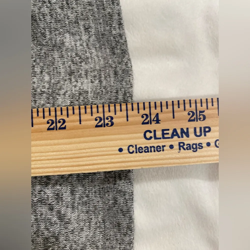 Splendid Soft Cozy Grey Sweatshirt Small - Image 7