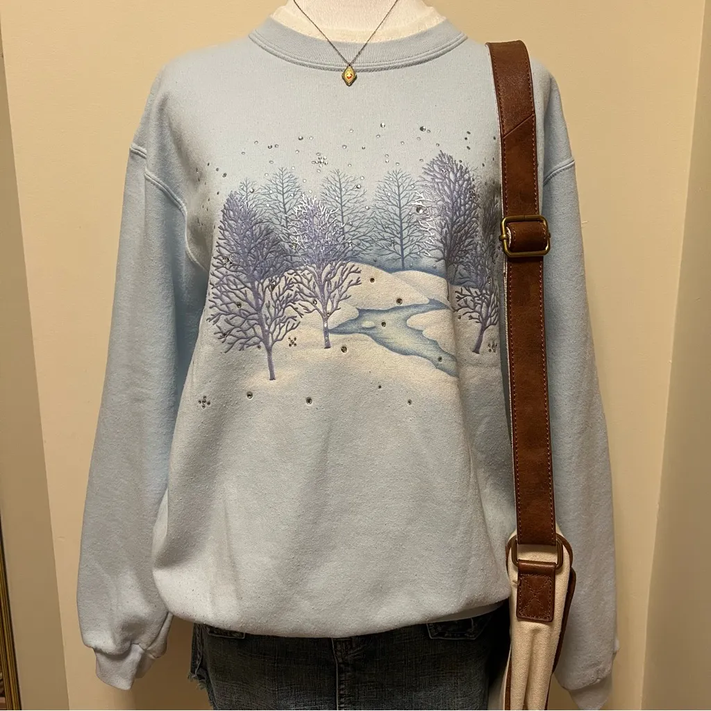 Light Blue Winter Scene Sweatshirt Size L - Image 4