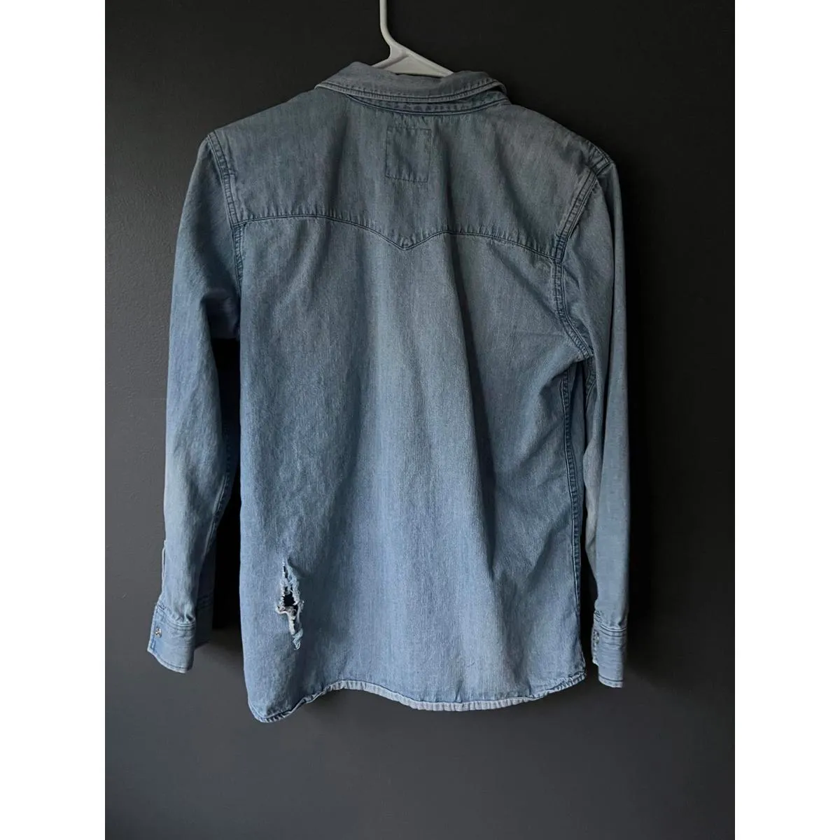 Levi's Denim Button-Up Shirt size Large - Image 2