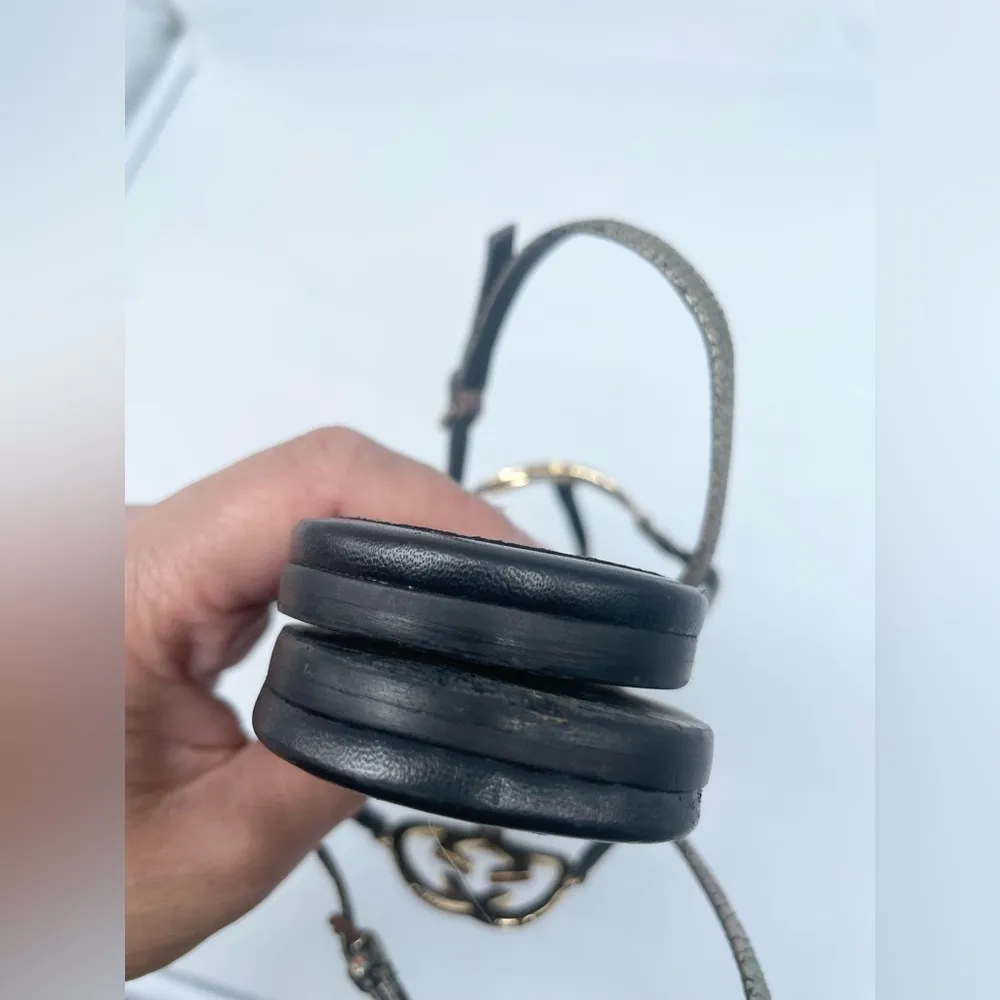 Gucci Black Metallic Leather Ellemere GG Interlocking HEART Thong Sandal EU 39 - Image 11