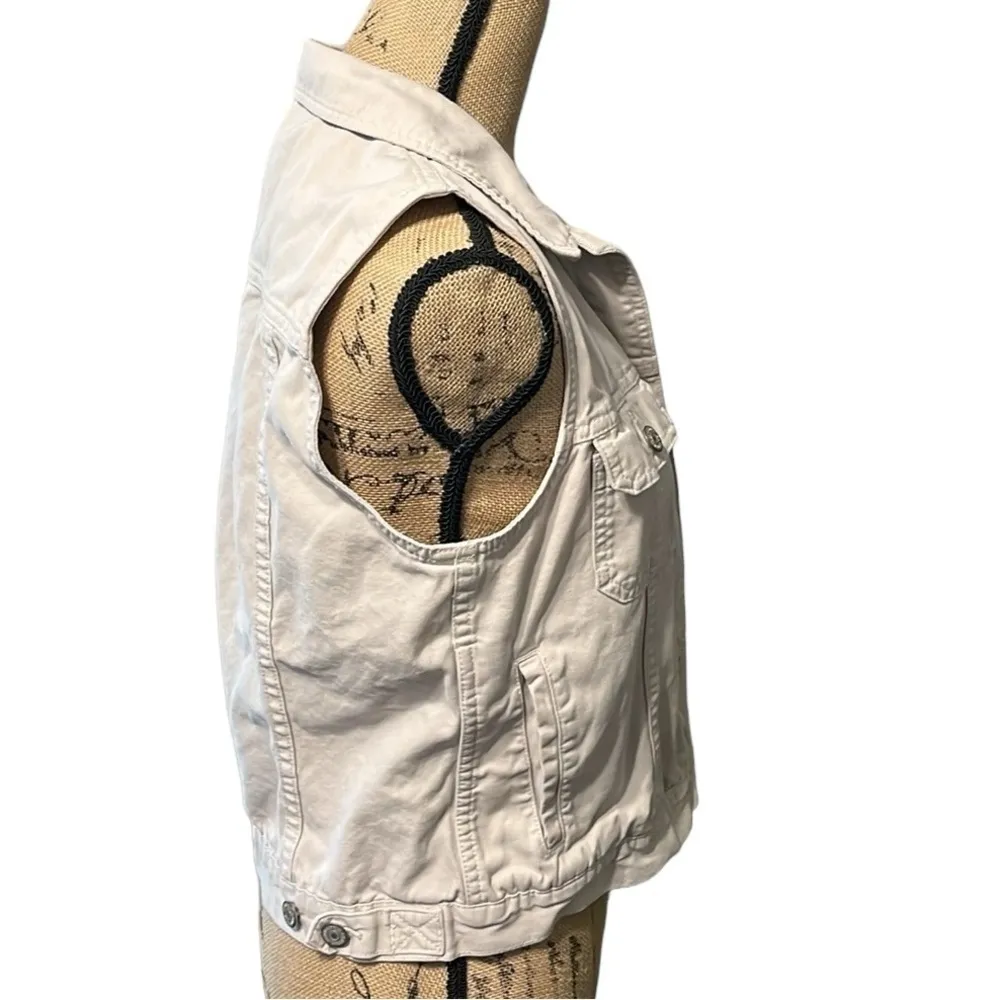 Eddie Bauer cargo vest with chrome buttons. Beautiful condition. - Image 4