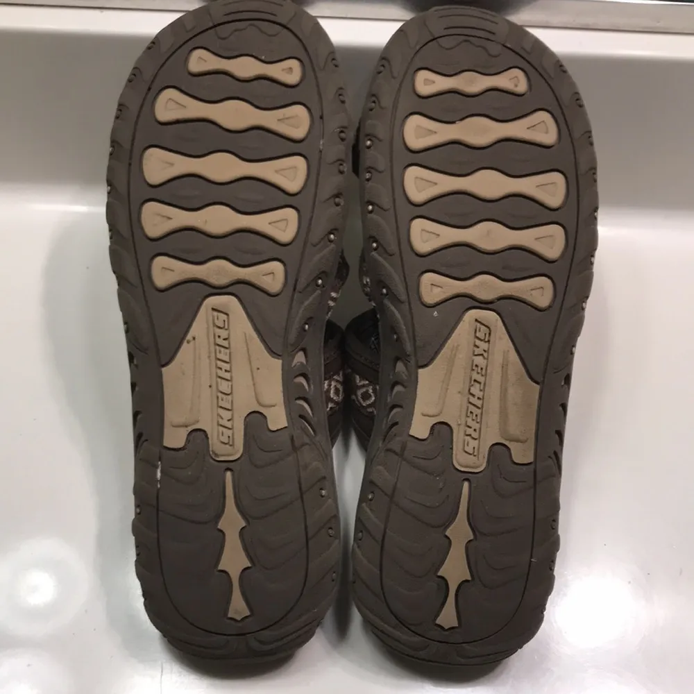 Skechers Women’s Reggae Trailway Leather Fabric Brown Strappy Flip Flop Sandals - Image 7