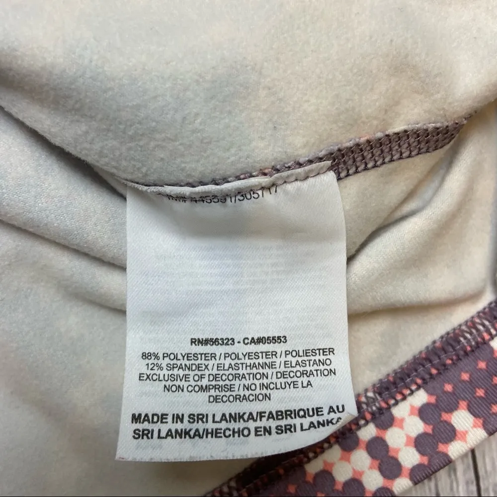 Nike  Pro HYPERWARM Long Sleeve Crew Top. Size Small. - Image 9