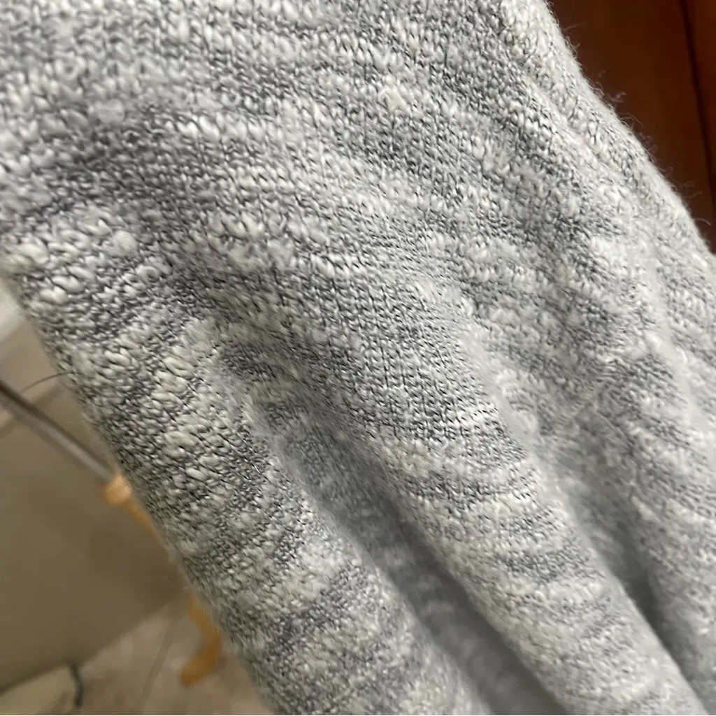 Sanctuary Revolve Cowl Neck Gray‎ Sweater Wool Blend Size Small Cozy Winter Fall - Image 3