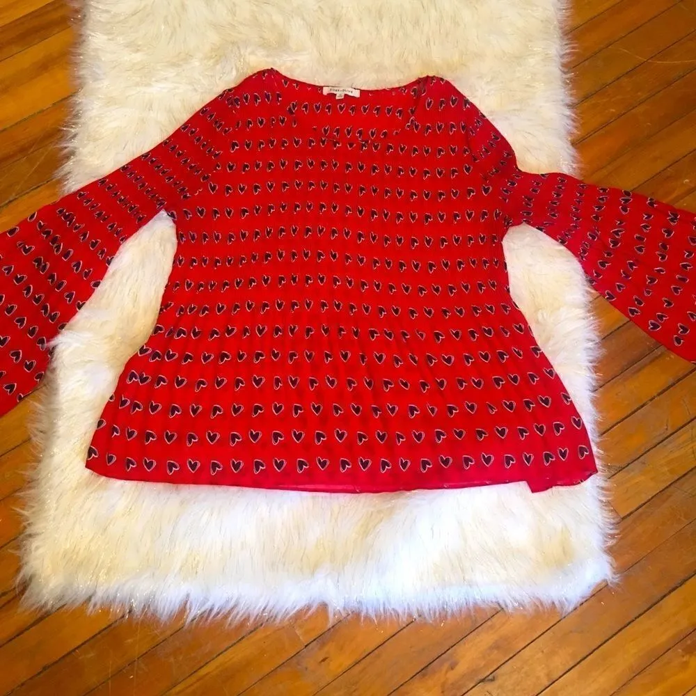 Gorgeous Accordion Bell sleeve heart ♥️ print top - Image 7