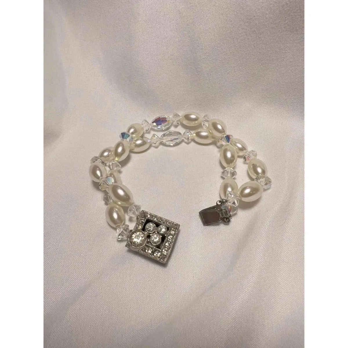 Vintage Faux Pearl AB rhinestone Oval Double Strand Coquette Clasp Bracelet - Image 7