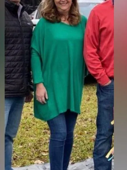 Zenana Outfitters Batwing Long Sleeve Oversized Green Sweater Large - Image 2