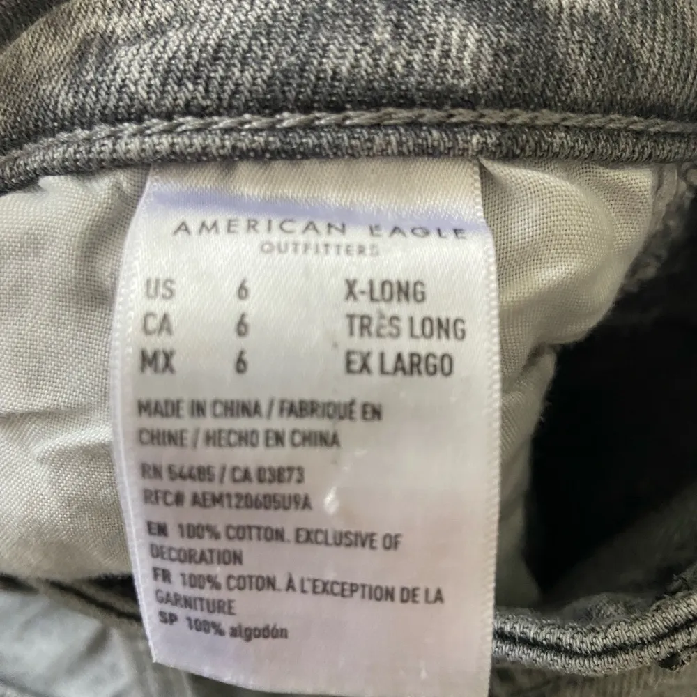 American Eagle Outfitters Gray Distressed Mom Jeans Grunge, Punk, Size 6 - Image 5