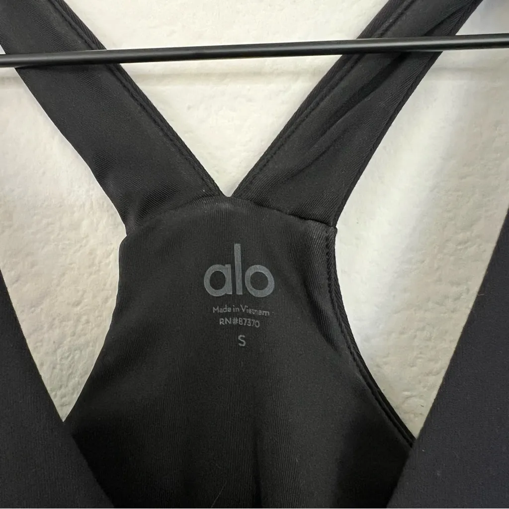 Alo Yoga Airbrush Real Bra Cropped Tank Top in Black - Image 6