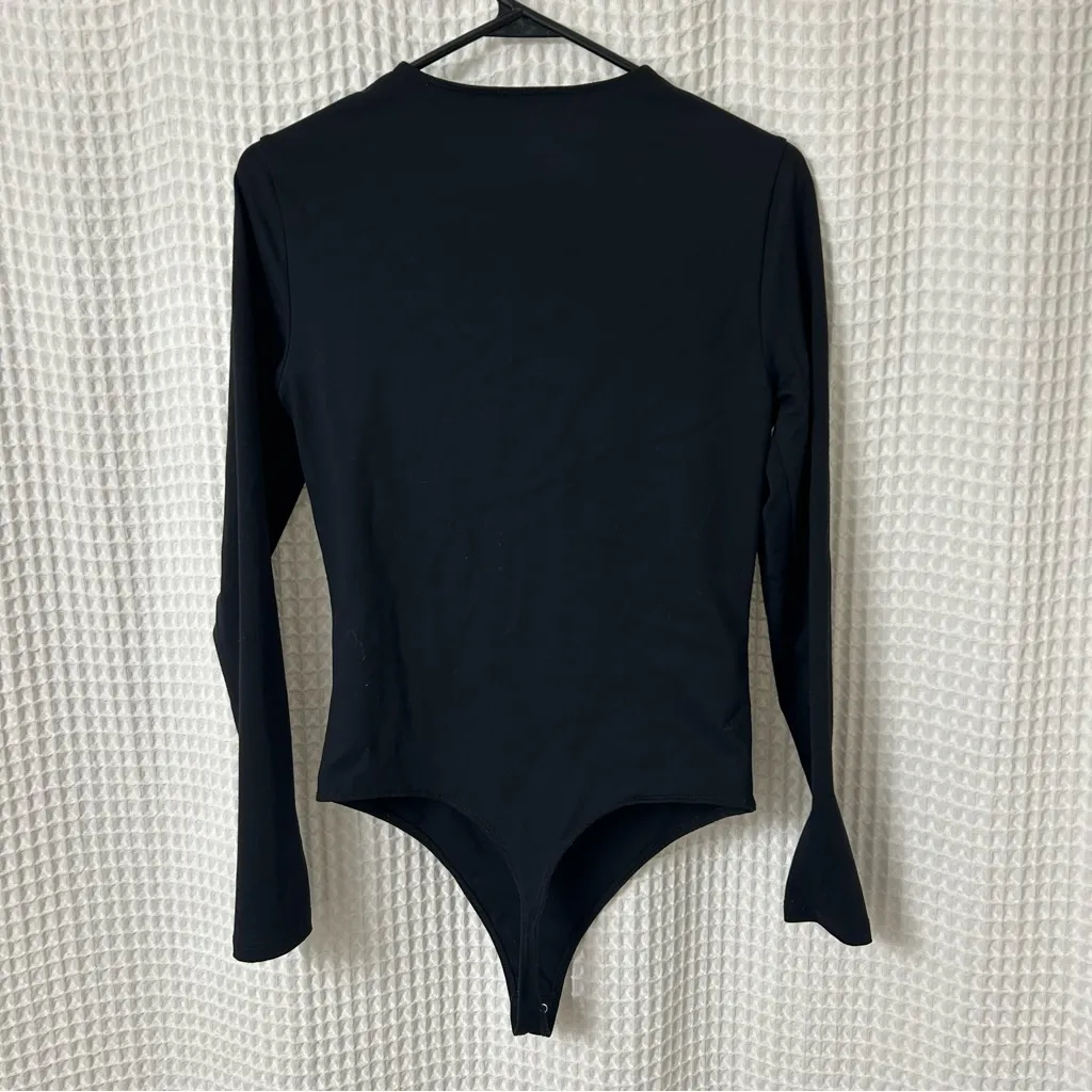 Abercrombie Soft Collection Long Sleeve Twist Neck Cutout Black Bodysuit Medium - Image 5