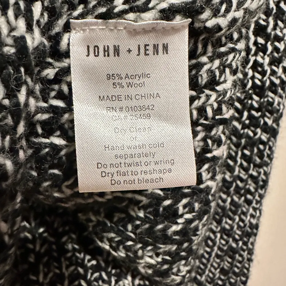 ANTHRO REVOLVE JOHN + JENN BRYCE CHUNKY BLACK WHITE MOCK TURTLENECK SWEATER L - Image 5