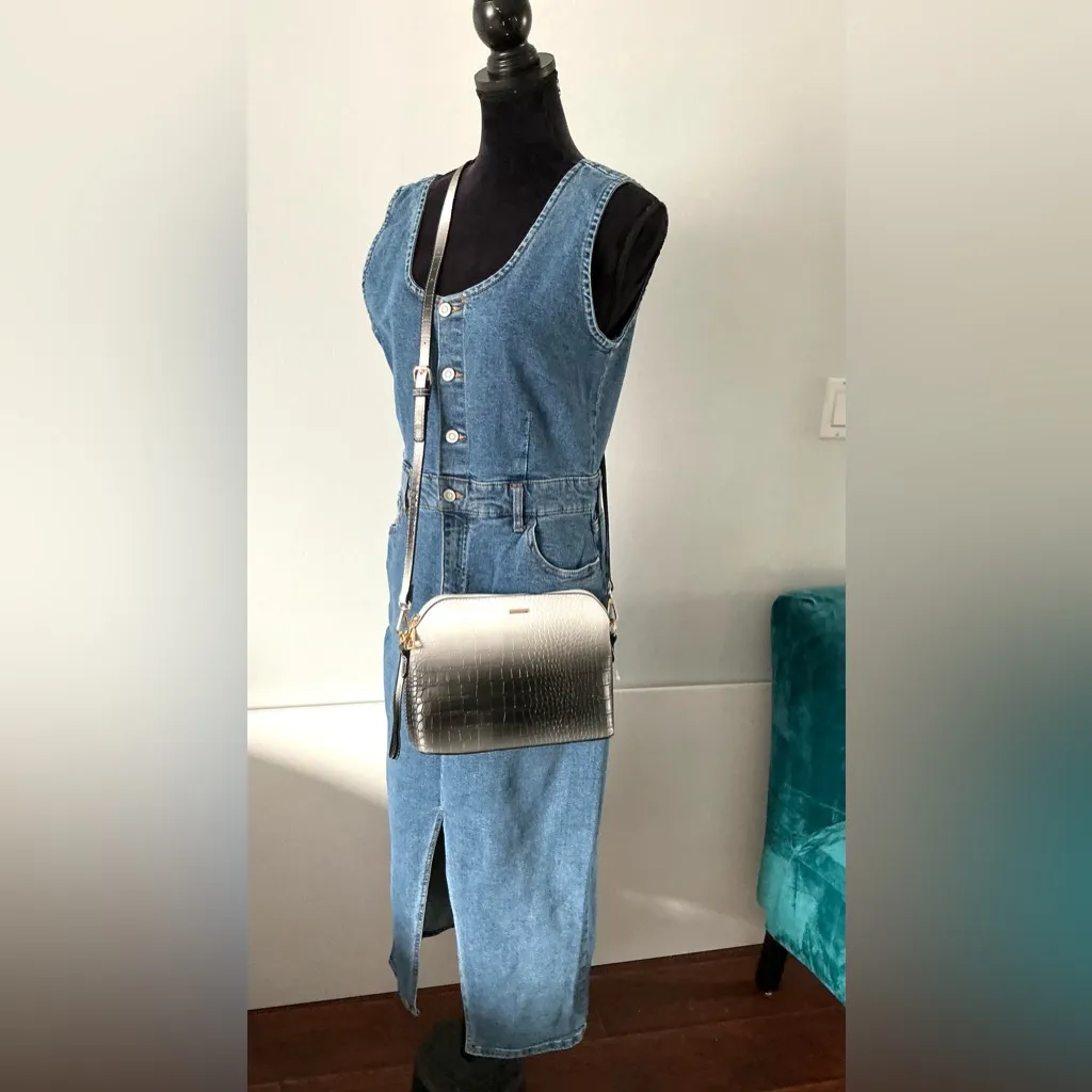 Dressy crossbody NWOT 🌹 Gray - Image 4