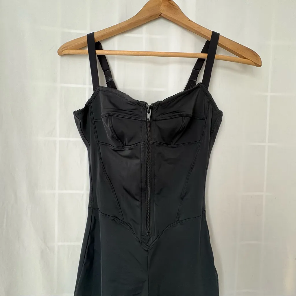 NWT SKIMS Glam Catsuit onyx black small - Image 4