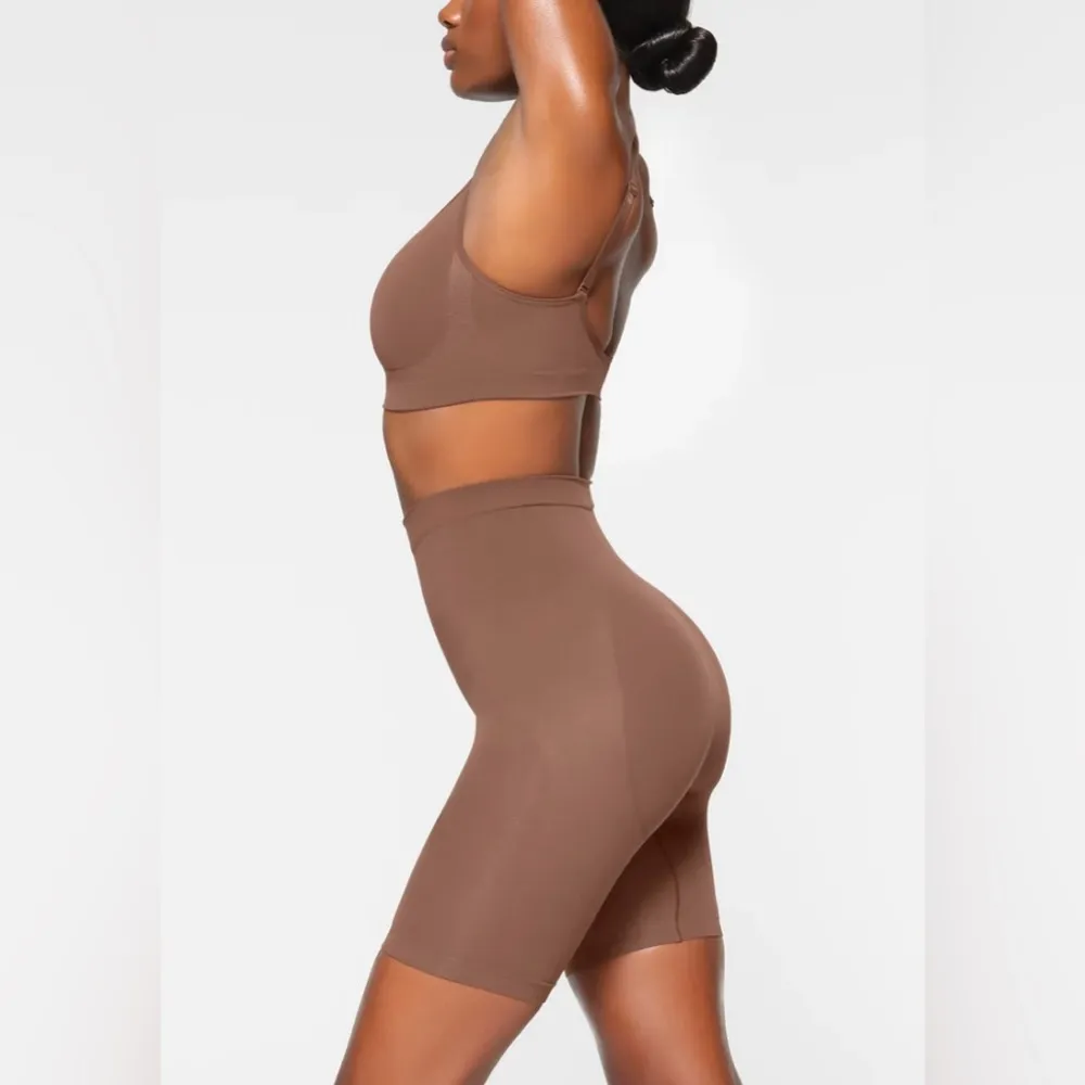 NWOT Skims Sculpting Shorts Size S Jasper Color - Image 3