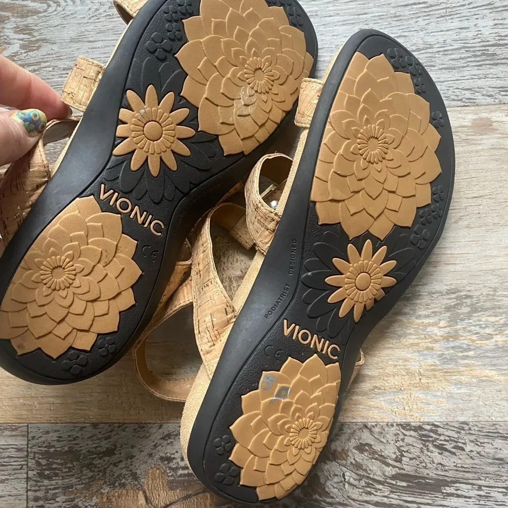 Vionic Size 7 Amber Gold Cork Adjustable Strap Walking Sandals Orthopedic Sling - Image 6