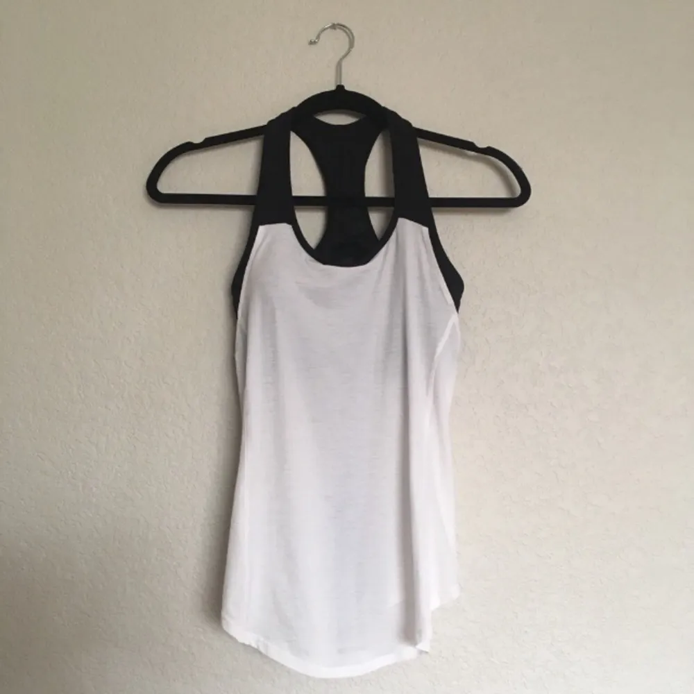 ATHLETA Hullabraloo Black/White Tank 32C - Image 7