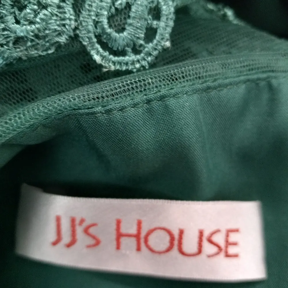 JJs House 16 Elegant Empire Waist Emerald Lace Evening Prom Formal Maxi Dress - Image 12