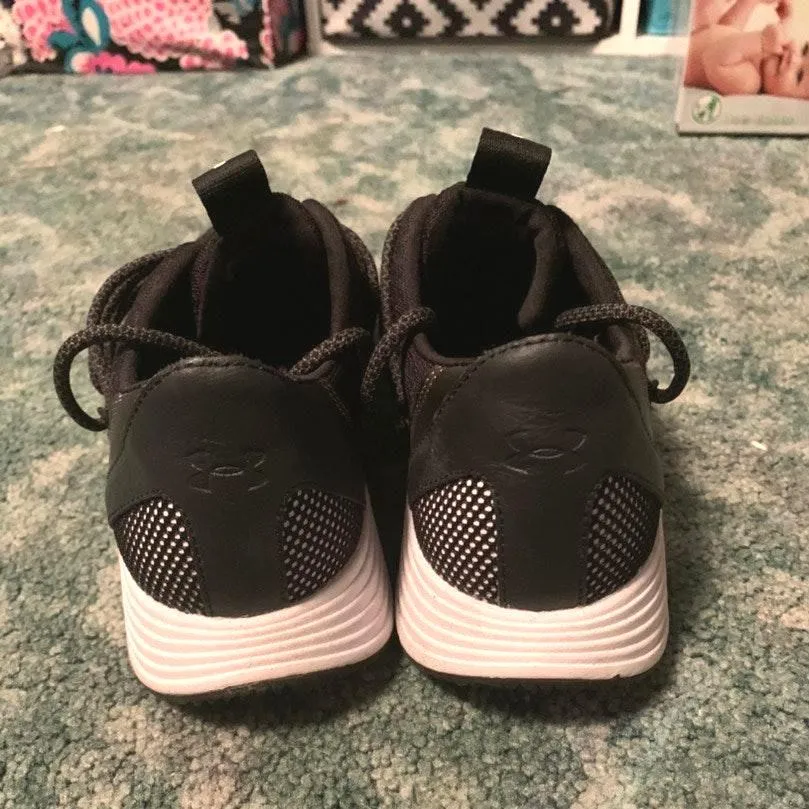 Under Armour Black Sneakers - Image 4
