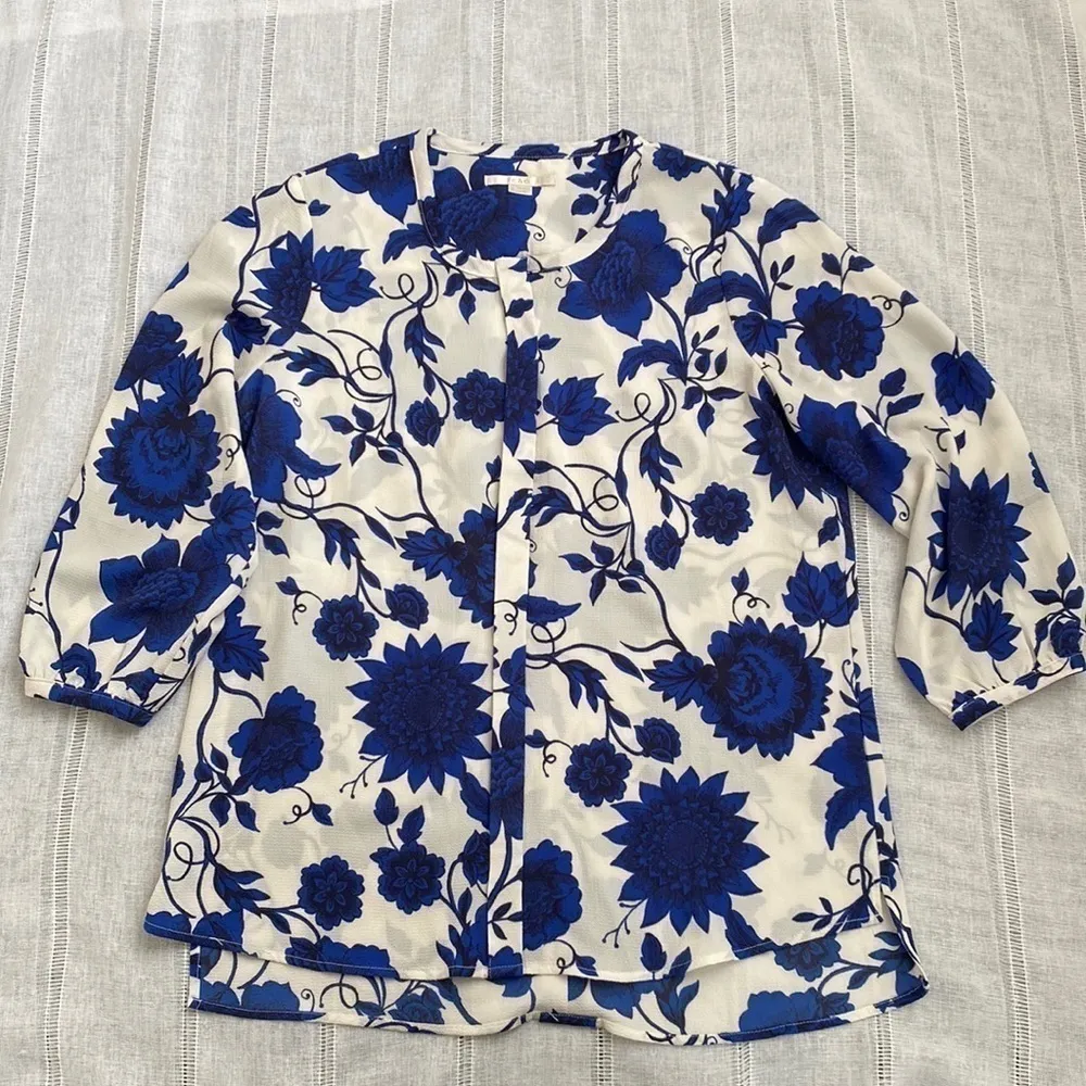 C&E winter floral tunic blouse with quarter length sleeves. - Image 6