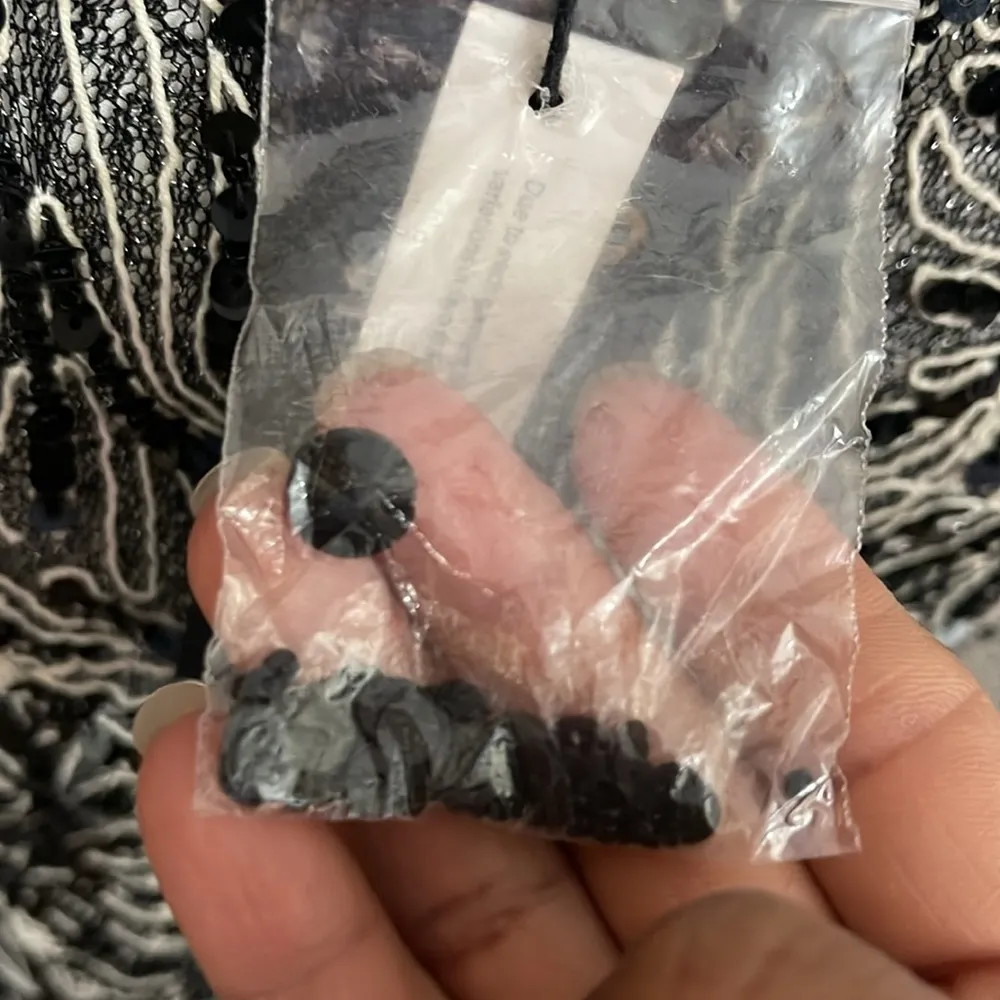 Alice and Olivia beaded black and white gown - Image 12